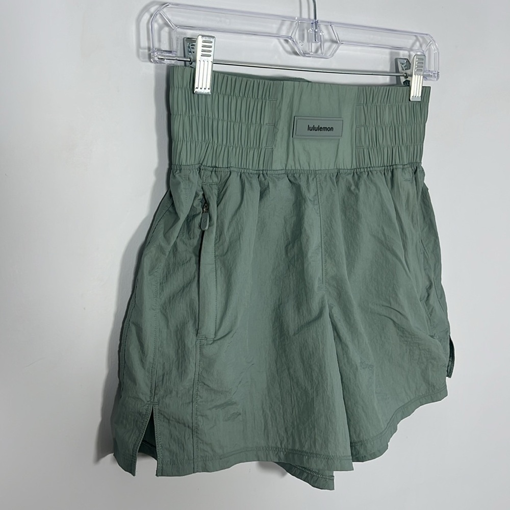 Lululemon Lightweight Super High Rise Training Short 4” - Picture 8 of 12